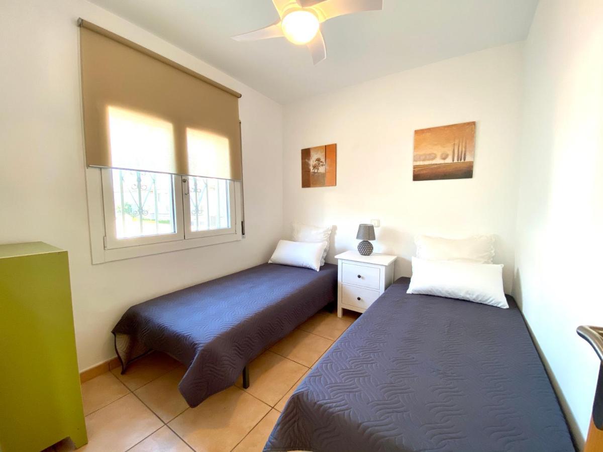 Casa Comoda Delante De La Playa Con Vista Al Mar Кембрилс Екстериор снимка