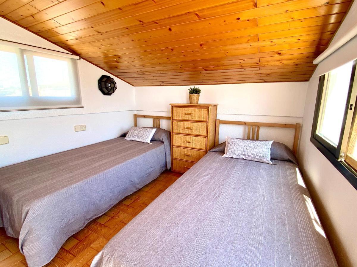 Casa Comoda Delante De La Playa Con Vista Al Mar Кембрилс Екстериор снимка