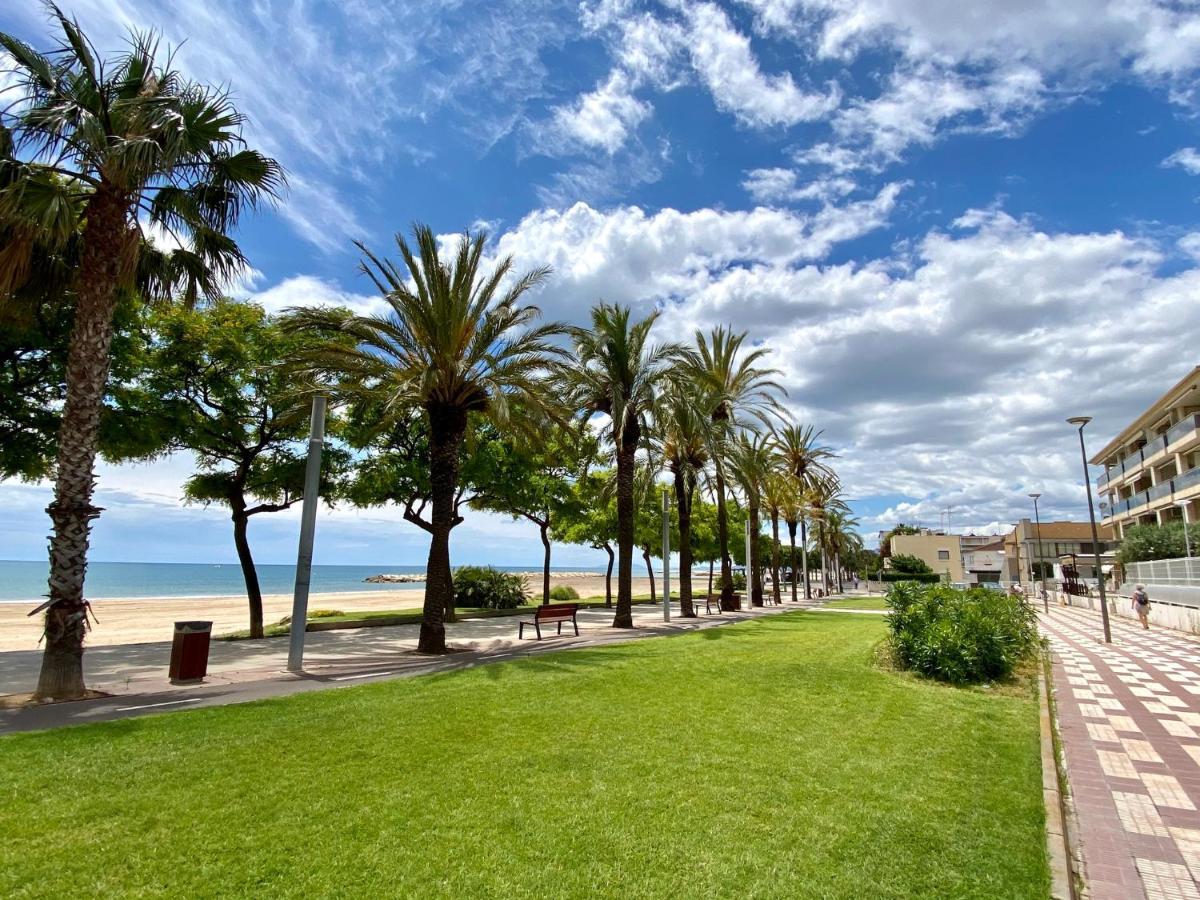 Casa Comoda Delante De La Playa Con Vista Al Mar Кембрилс Екстериор снимка